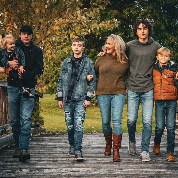 Meet your Posher, Posh - Picture 10 of 16